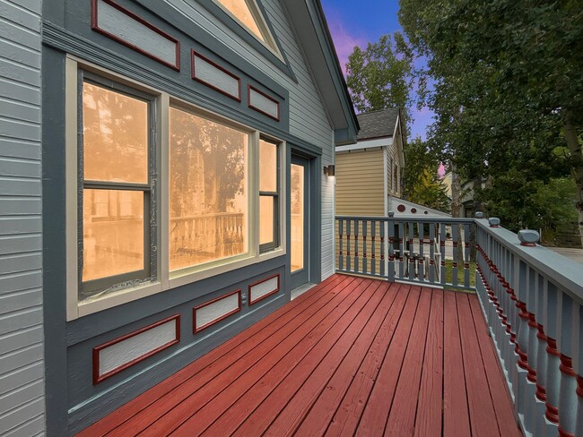 Building Photo - 3 Bed (private loft as 3rd BR) Downtown Breckenridge Living – Modern Comfort in a Historic Setting