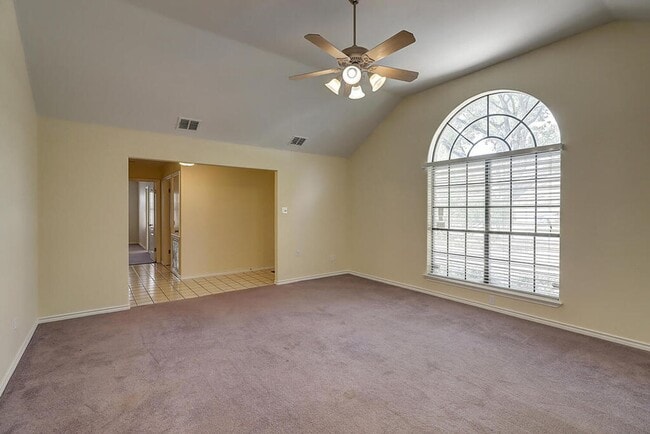Building Photo - 4321 Holly Ridge Dr