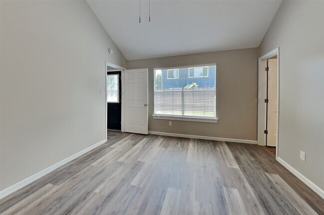 Building Photo - 18811 Sandia Pines Dr