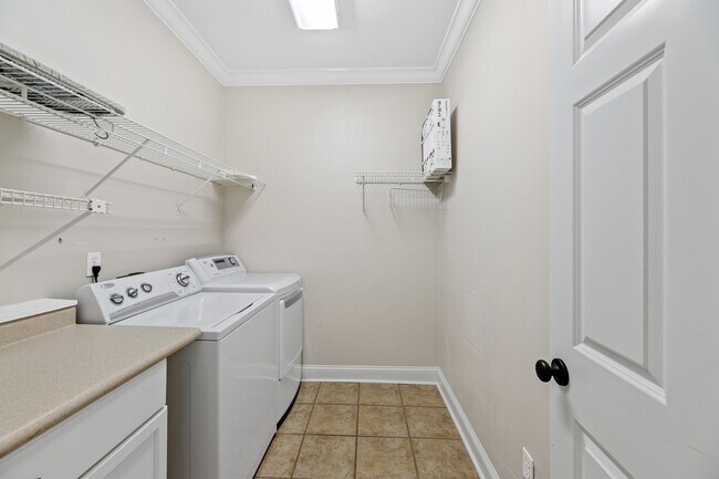 Building Photo - 2665 Breton Ridge Dr