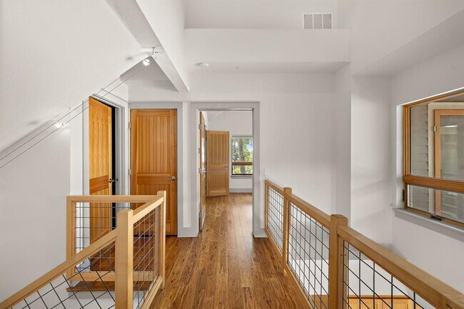 Building Photo - 3116 Sacbe Cove