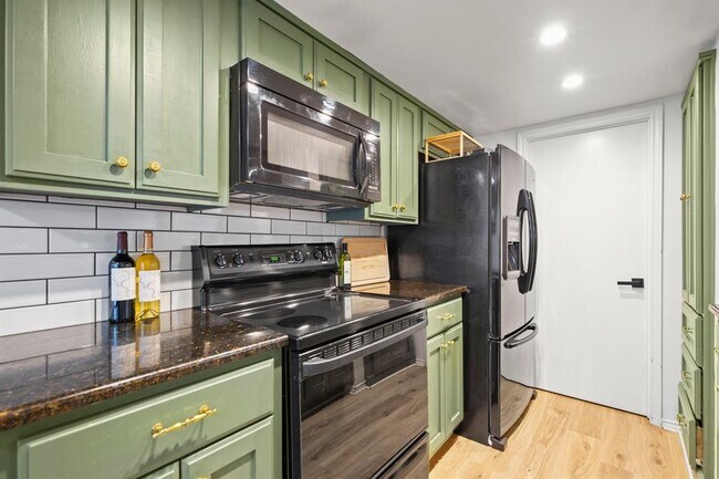 Building Photo - 512 Eberhart Ln