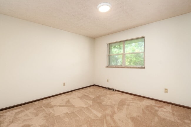 Building Photo - 4838 Dierker Rd