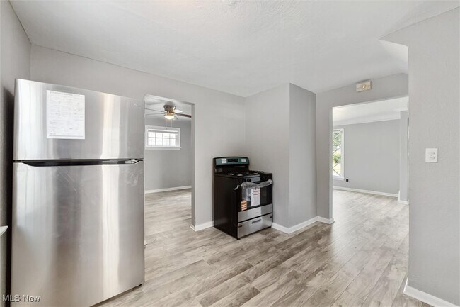 Building Photo - 13511 Thraves Rd