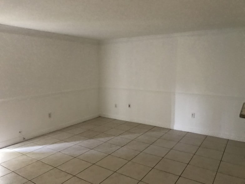 Building Photo - 9445 SW 76th St