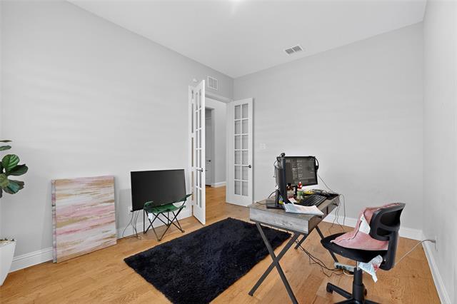 Building Photo - 1524 Kurelek Dr