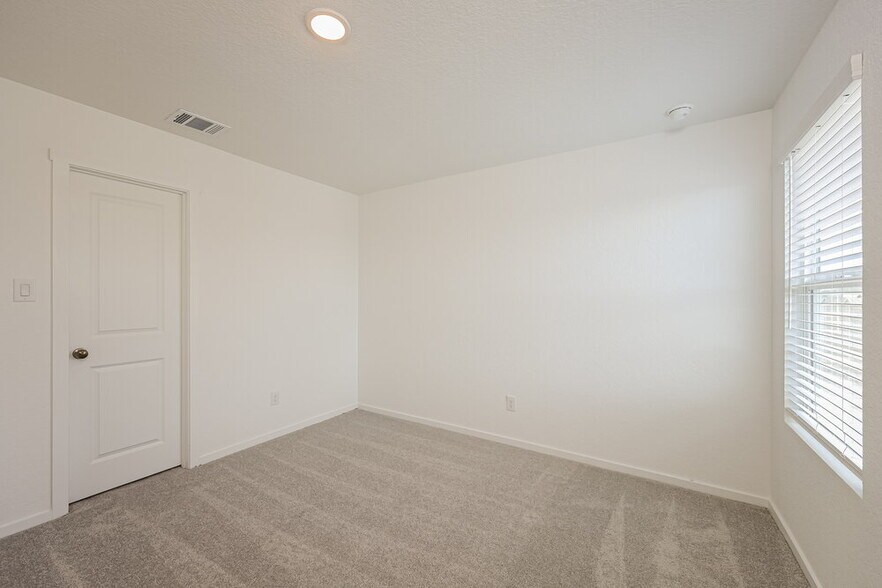 Building Photo - 11816 California Rose