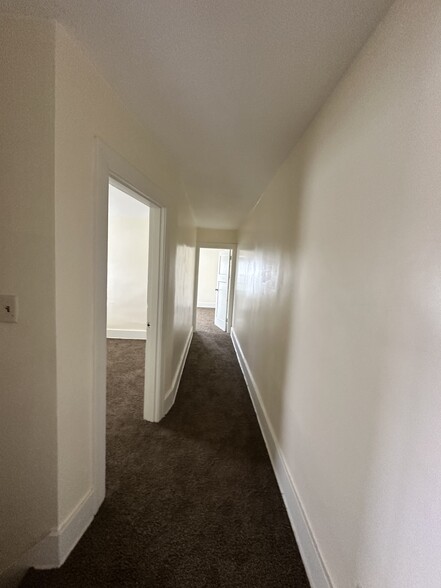 Building Photo - 2057 Catalpa Dr