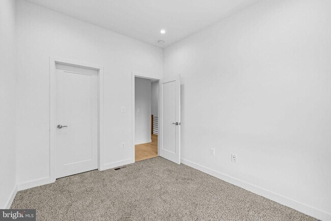 Building Photo - 2530 Elvans Rd SE