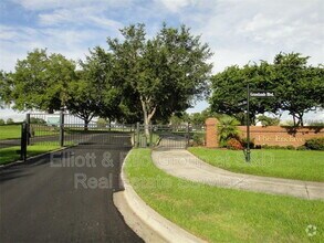 Building Photo - 372 Enclave Dr