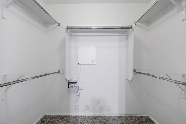 Building Photo - ***APPLICATION CURRENTLY UNDER REVIEW***Well-Maintained One-Story in Woodthorn Subdivision