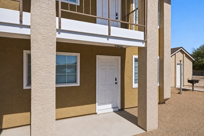 Building Photo - 45 N Phyllis-109