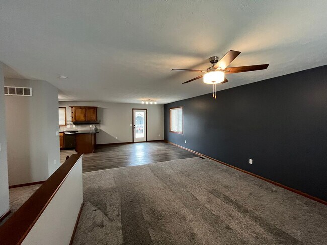 Building Photo - 7825 Yankee Woods Dr