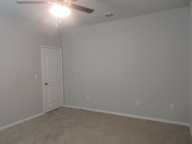 Building Photo - Home in Pioneer Crossing