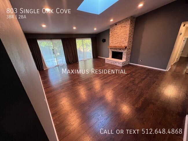 Building Photo - 803 Single Oak Cove
