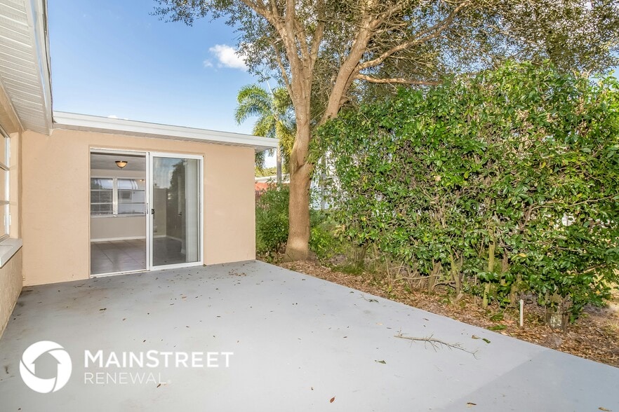 Building Photo - 3648 Blackhawk Dr