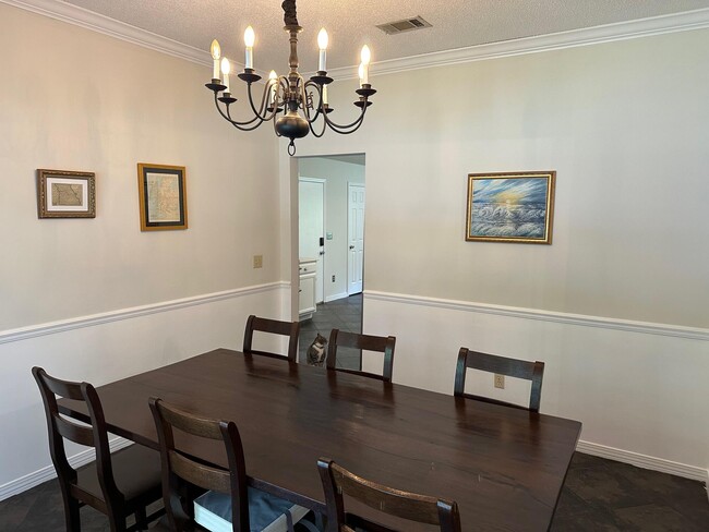 Building Photo - 1670 Parkside Cir