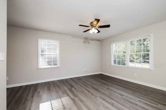 Building Photo - 1669 Village Pl