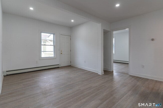 Building Photo - 77-79 Hanford Avenue Unit