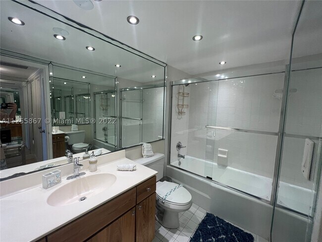 Building Photo - 5161 Collins Ave