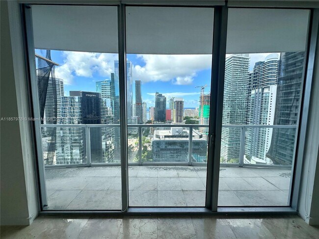 Building Photo - 1060 Brickell Ave