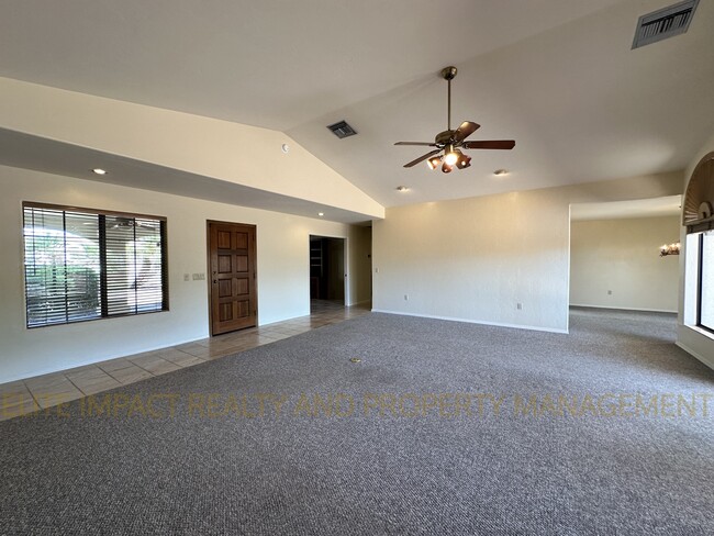Building Photo - 491 S Corte Del Cantante
