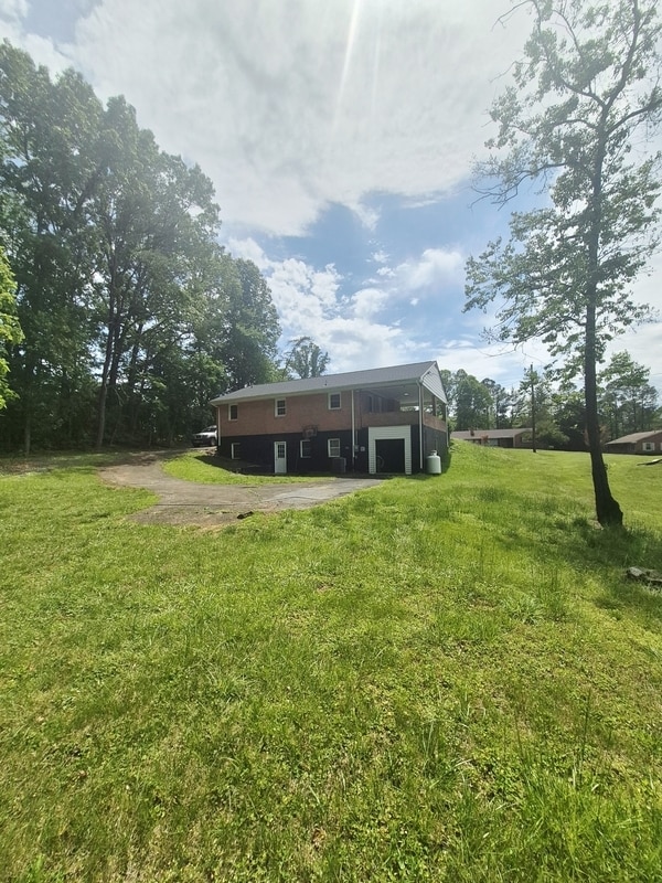 Building Photo - 200 Wellview Dr