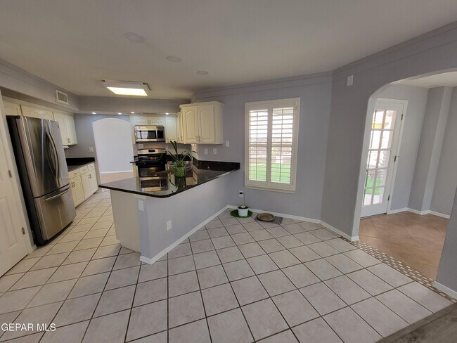Building Photo - 1404 Black Ridge Dr