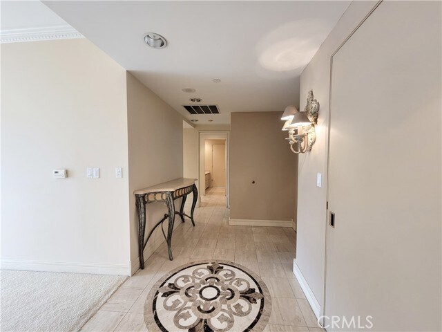 Building Photo - 850 E Ocean Blvd