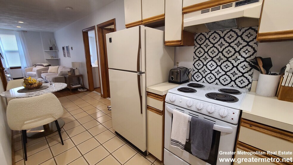 Building Photo - 183 Endicott St