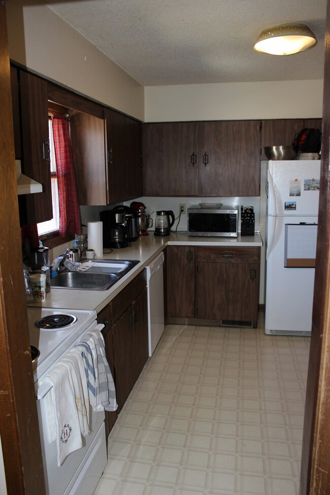 Building Photo - North Ames Duplex with lots of storage space