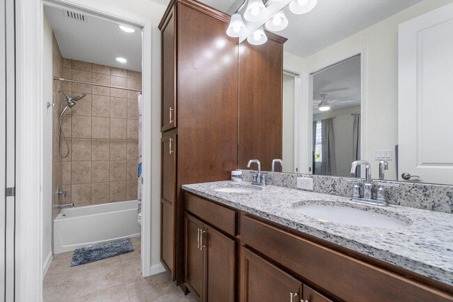 Building Photo - 5160 Willow Crk Dr