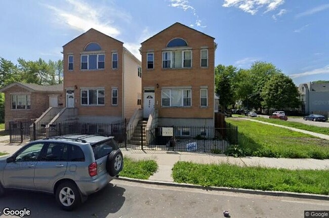 Building Photo - 4936 S Loomis Blvd