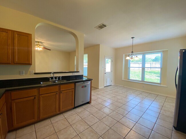 Building Photo - Spacious 4-Bedroom Home for Rent in Encino...