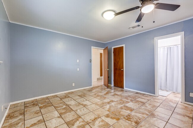 Building Photo - 123 Stardream Dr