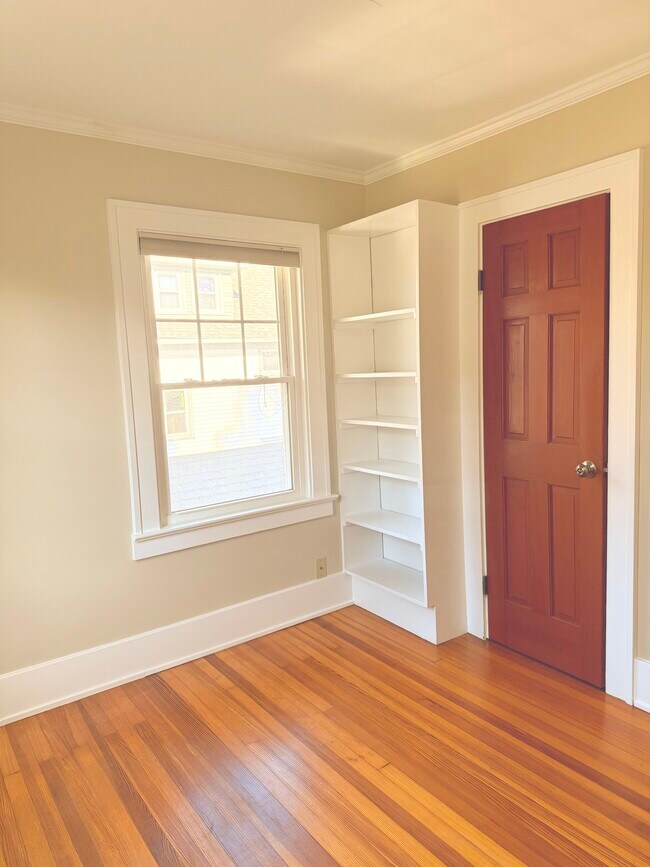 Building Photo - 91 Lacy St