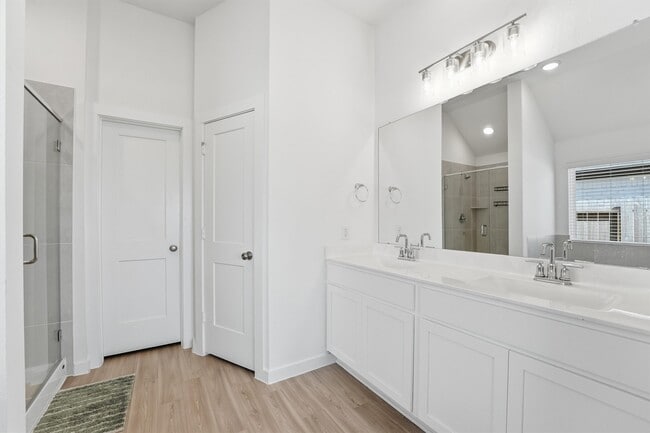 Building Photo - 8611 Pier Cove Dr