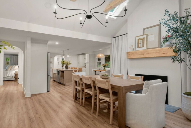 Building Photo - 125 Little Willow Cir