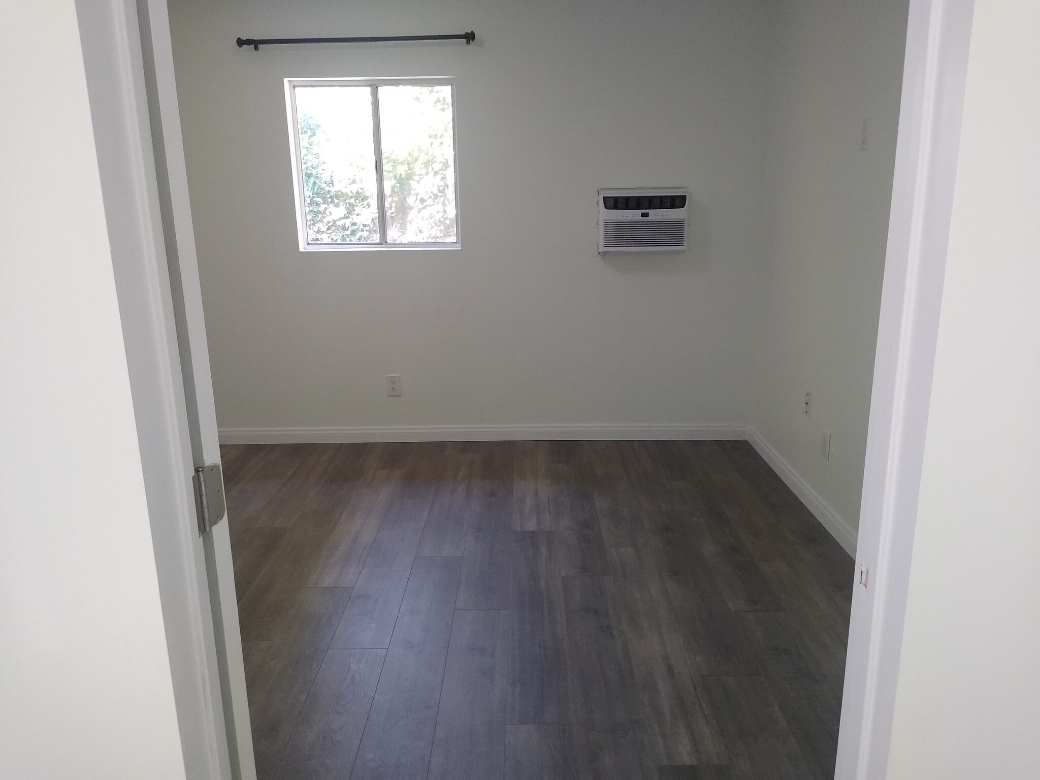 Building Photo - 200 Mooney Dr
