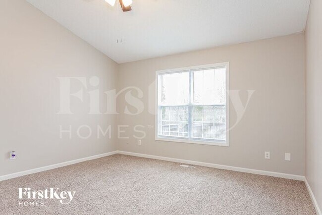 Building Photo - 998 Piney Church Rd