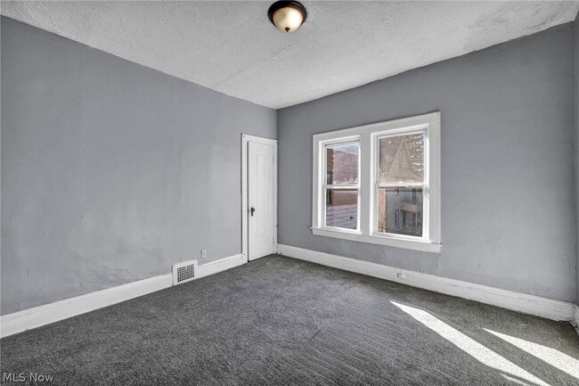 Building Photo - 3438 E 140th St
