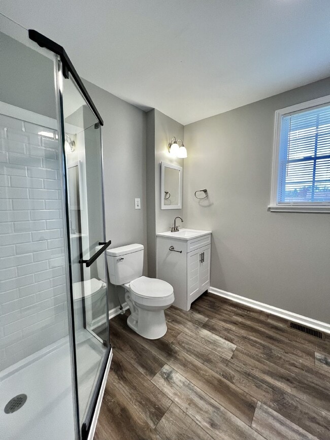 Building Photo - 105 Ambrose Dr