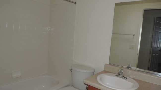 Building Photo - 954 Escondido Dr