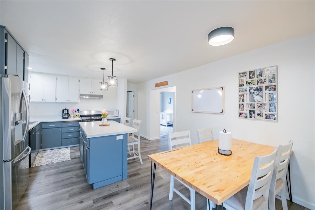 Building Photo - 365 S 15th St