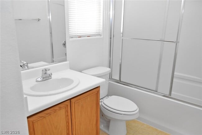 Building Photo - 520 Taunton St