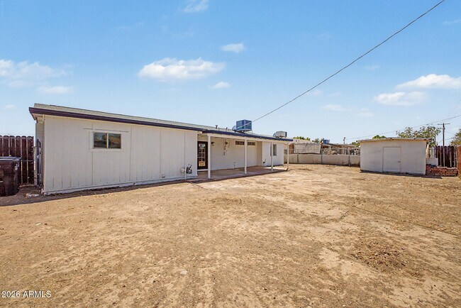 Building Photo - 4214 W Lewis Ave