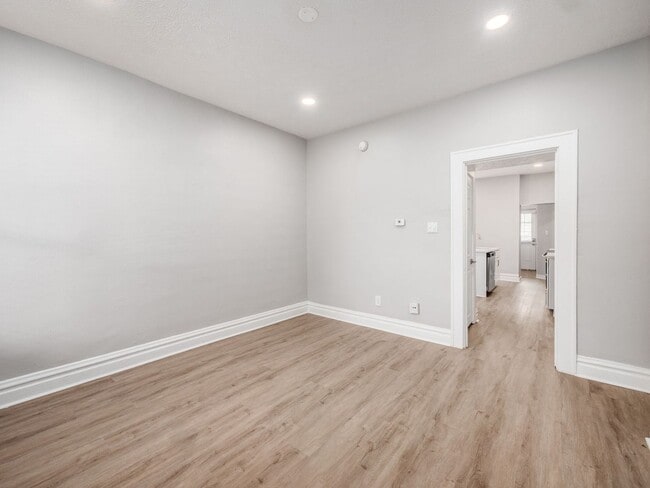 Building Photo - 1240 S Washington Ave