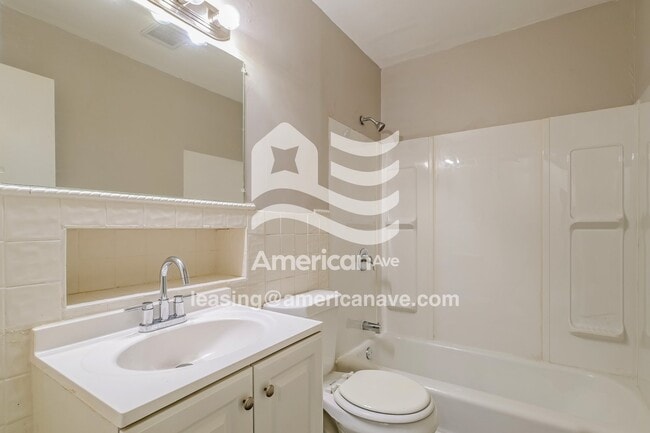 Building Photo - 1444 Fairmeadows Ln