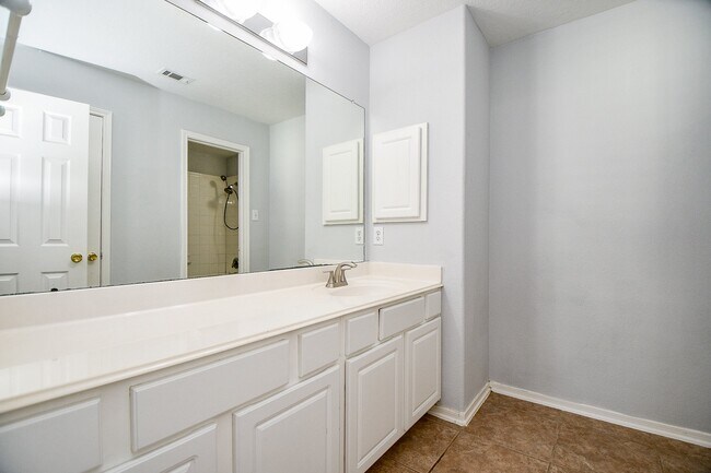 Building Photo - 3019 Red Oak Leaf Trail