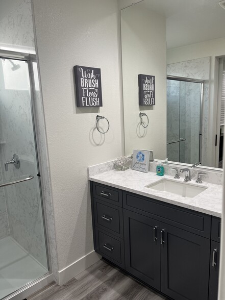 Building Photo - 211 Akabane Ln